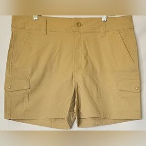Ladies Eddie Bauer Khaki Color Cargo Pocket Shorts Sz 14 NEW